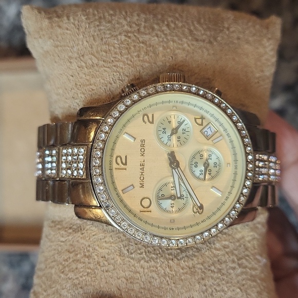 Michael Kors Gold Tone Large face BLING ladies watch used w extra links & box - Picture 1 of 10